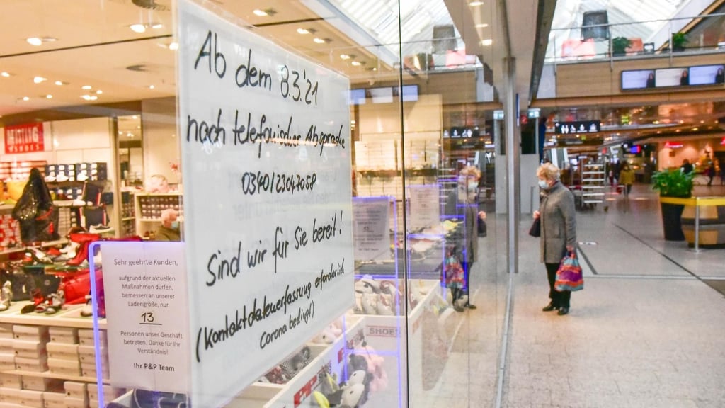 Ein Hauch von Normalität: Ein Hauch von Normalität: Wieder eröffnete ...