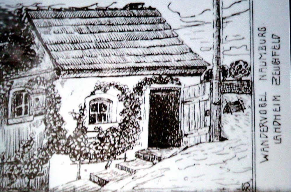Eine Zeichnung überliefert das Aussehen des Landheims der Wandervögel in Zeuchfeld. Von 1911 bis 1913 war das Dorf ein regionales Zentrum dieser Jugendbewegung.