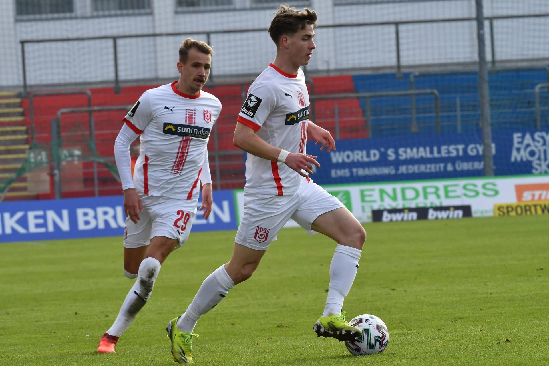 In Unterhaching sammelte HFC-Talent Laurenz Dehl (r.) zuletzt einige Spielminuten als Einwechselspieler.