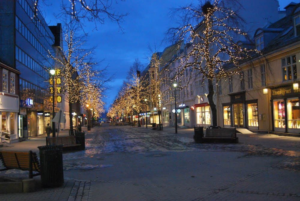 Lichterglanz in der Innenstadt von Trondheim