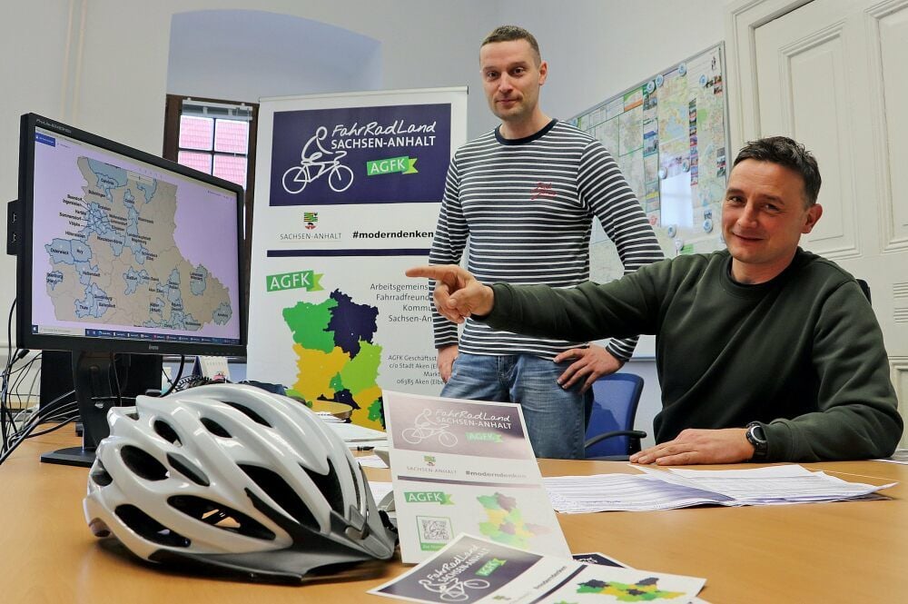 Matthias Marx (sitzend) mit seinem Kollegen Ingo Schwandt