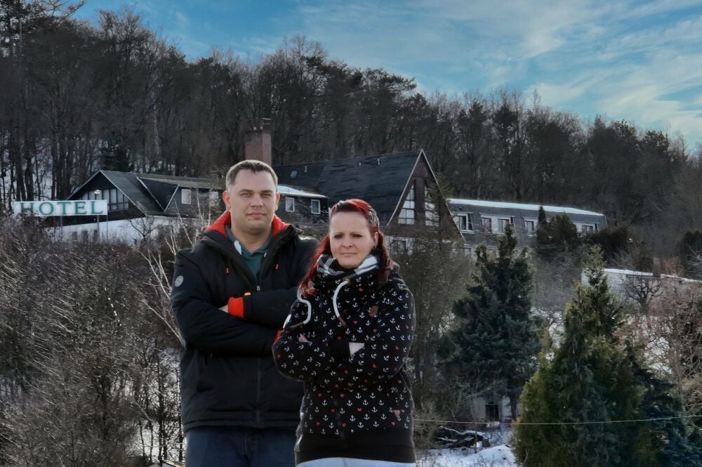 Hausmeister Pierre Thieme und seine Kollegin Jasmin Riegel haben große Existenzsorgen.