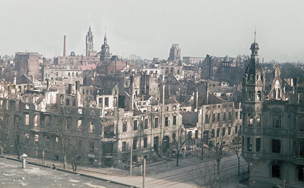 Dessau, wo die Nazis großen Rückhalt hatten, wurde kurz vor dem Kriegsende zerstört.