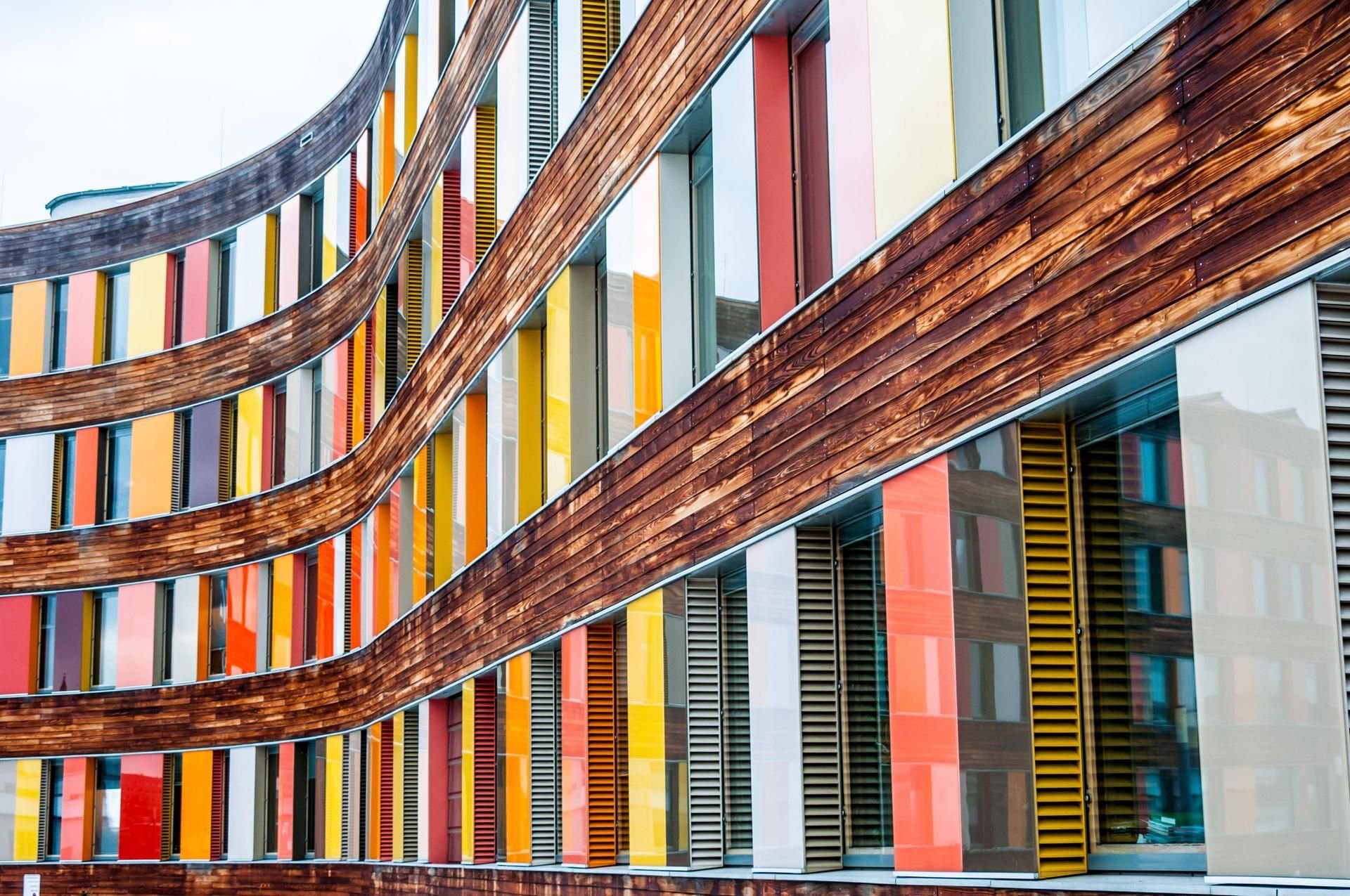 Die markante Fassade des Umweltbundesamtes in Dessau