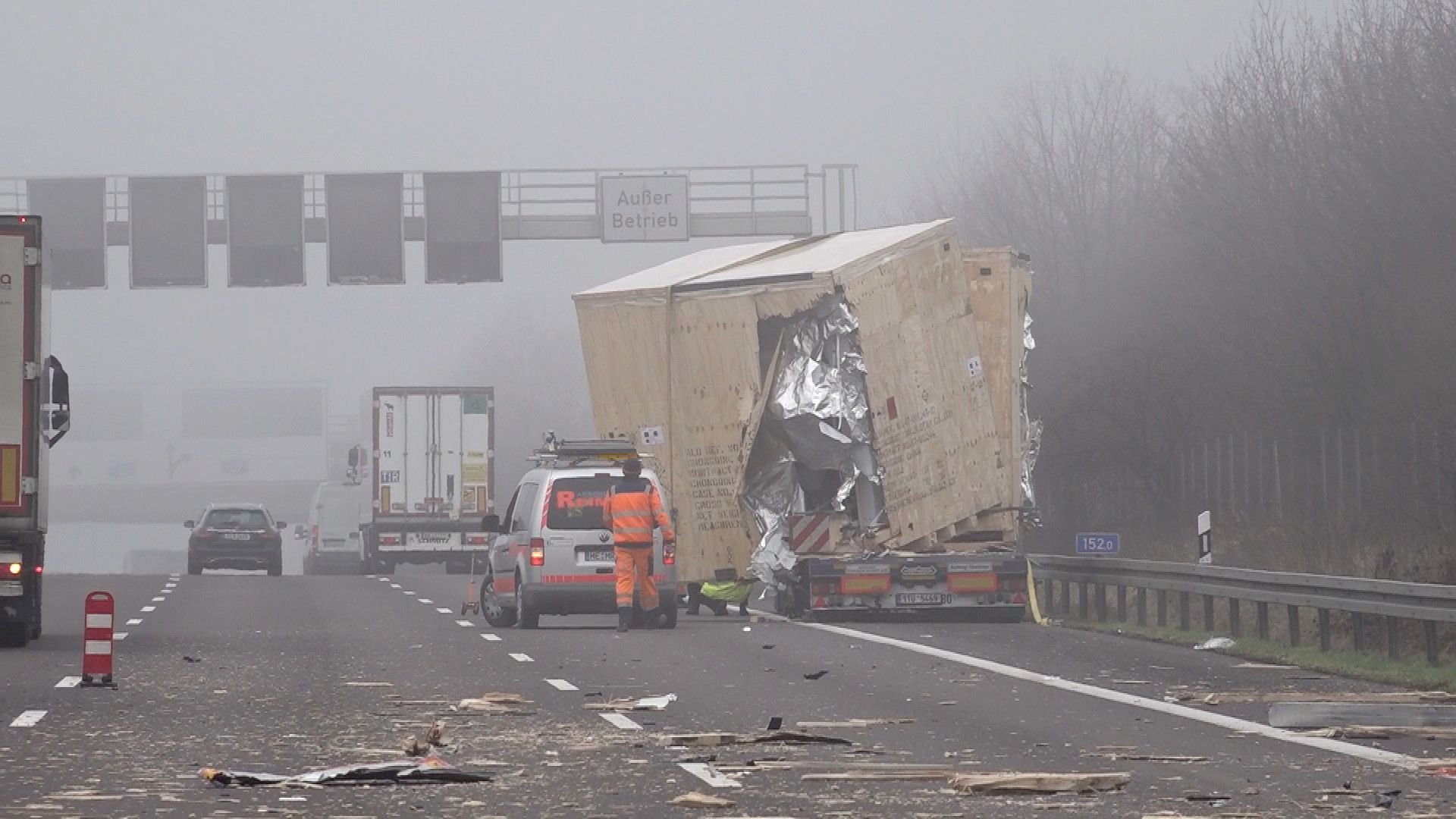 Auf der Autobahn 2 ist es am Dienstagvormittag zu einem schweren Unfall gekommen.