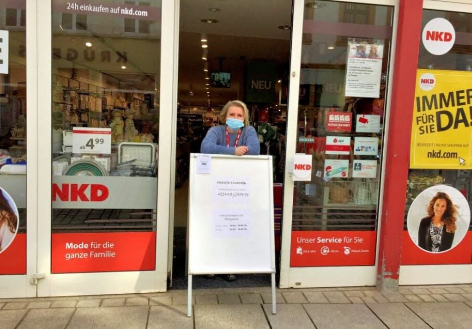 Wer einen Termin für den Besuch bei Modehändler NKD in Weißenfels möchte, kriegt diesen bei Filialleiterin Frau Kolbe.