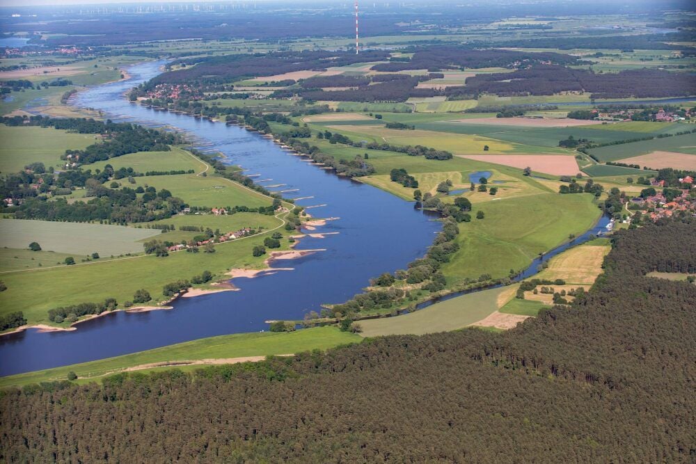 Jürgen Borris hat die Elbe über weite Teile ihres Verlaufs besucht und fotografiert, wie hier im niedersächsischen Höhbeck.