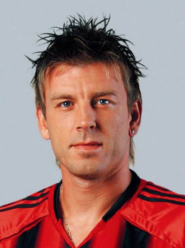 Bernd „Schnix“ Schneider und seine Freunde spielen am 28. Dezember in Querfurt. Der gebürtige Jenaer bestritt 81 Länderspiele und wurde 2002 Vizeweltmeister.