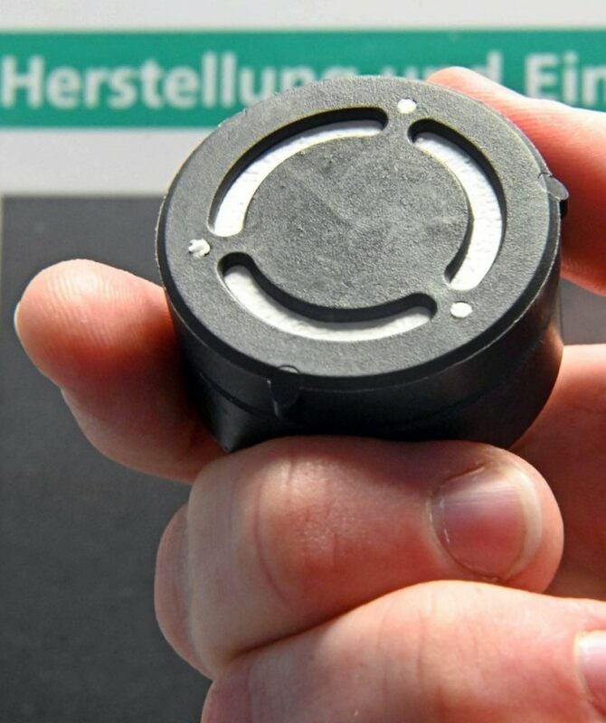 Mit einem Radonexposimeter kann die Konzentration des farblosen Gases in der Raumluft gemessen werden.