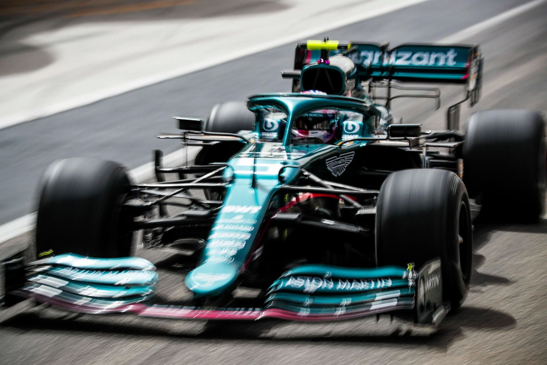 Sebastian Vettel in seinem Aston Martin bei den Tests in Bahrain.