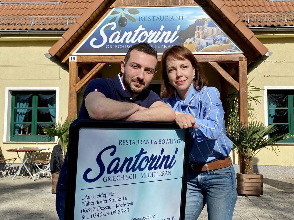 Das neue „Santorini“-Restaurant am Heideplatz: Panagiotis Sofianidis und Kristina Urbach sind die Pächter.