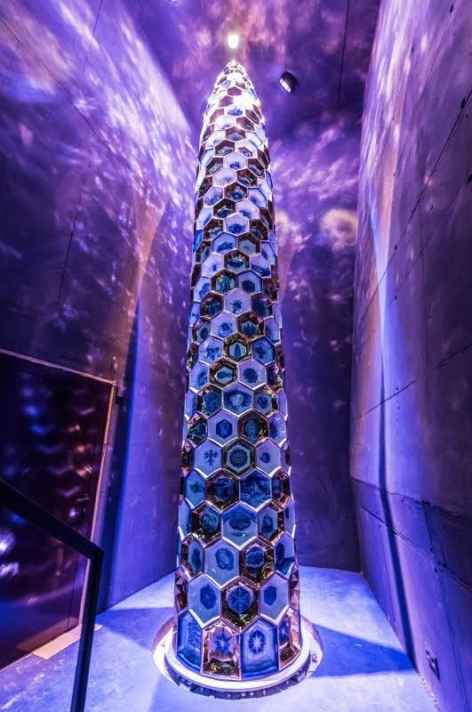 Mit acht Metern Höhe - die größte Vase der Welt.