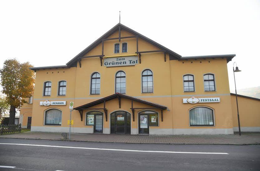 Seit 1990 finden alle Veranstaltungen des Großjenaer Karnevalsvereins im „Grünen Tal“ in Kleinjena statt.