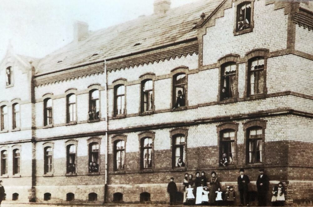 Sogar Werkswohnungen entstanden in der Nähe der Fabrik.