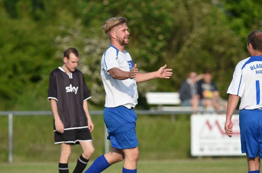 Toni Brehme (r.) traf zum 1:1 für Bad Kösen.