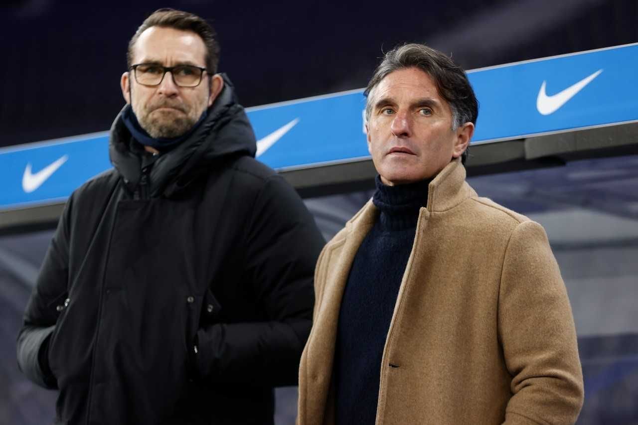 Herthas Trainer Bruno Labbadia (r) und Manager Michael Preetz.