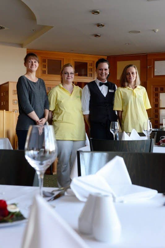 Sie sorgen sich im Hotel „Zum Edelacker“ in Freyburg um die Gäste: Sandra Engel, Katja Nickel, Claudia Ewert und Susann Moritz (von links).