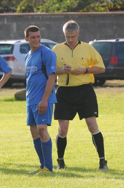 Referee Steffen Heyse musste in Wohlmirstedt eine Rote und zwei Gelb-Rote zeigen.