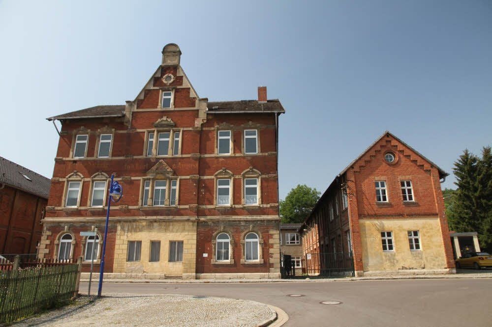 60 Flüchtlinge und Asylbewerber sollen nach Umgestaltung des Gebäudes in der früheren Borlachschule in Bad Kösen unterkommen.