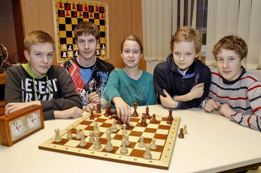 Zum U-20-Team der Granschützer gehören Philipp Munkelt, Tim Blödtner, Anne Gläser, Robert Stein, Felix Blödtner (v.l.) sowie Alexander und Lukas Kitze, die auf dem Foto fehlen.