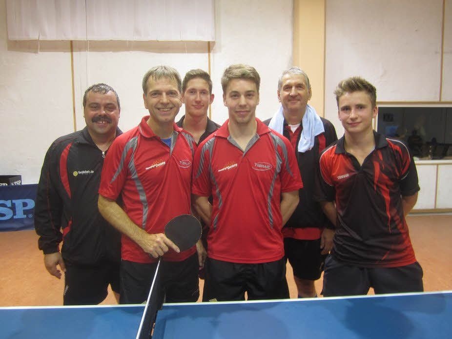 Bezirksliga-Aufsteiger TTV Domstadt feierte in der Besetzung Stefan Keip (v.l.), Björn Treu, Maximilian Hermes, Martin Tonndorf, Frank Augustiniok und Alexander Gohlke einen gelungenen Saisonstart.