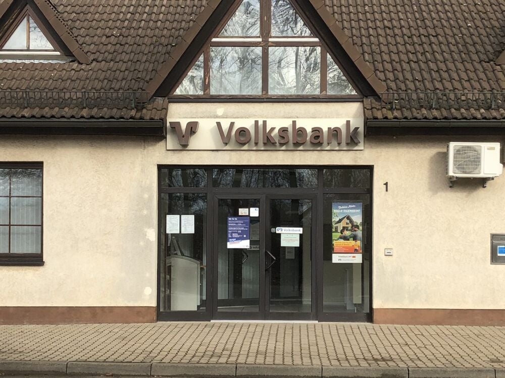 Die Volksbank in der Oranienbaumer Straße schließt.