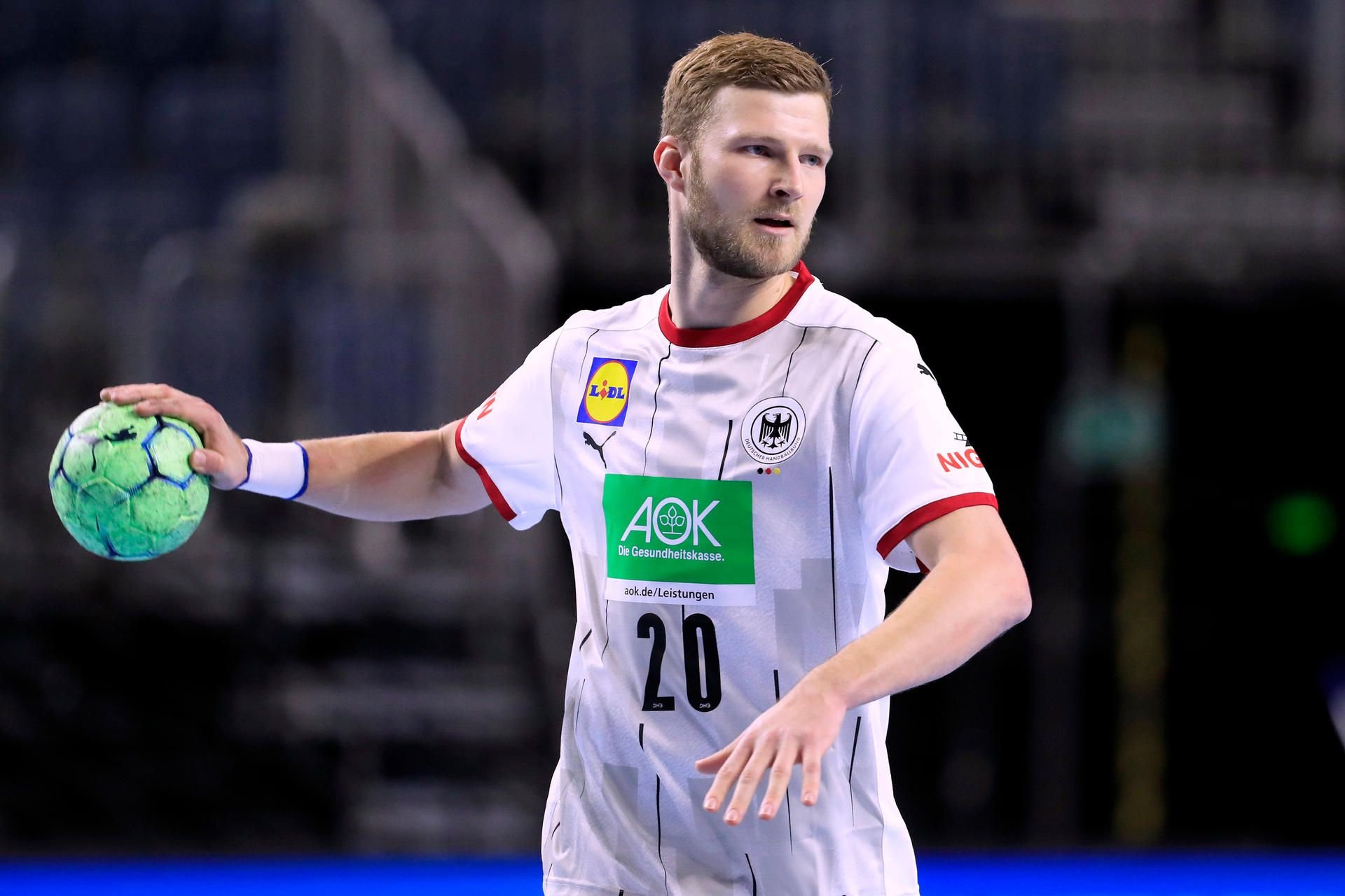 Philipp Weber, hier bei der WM in Ägypten für Deutschland am Ball, verlässt Leipzig und steht wohl vor einem Wechsel zum SC Magdeburg.