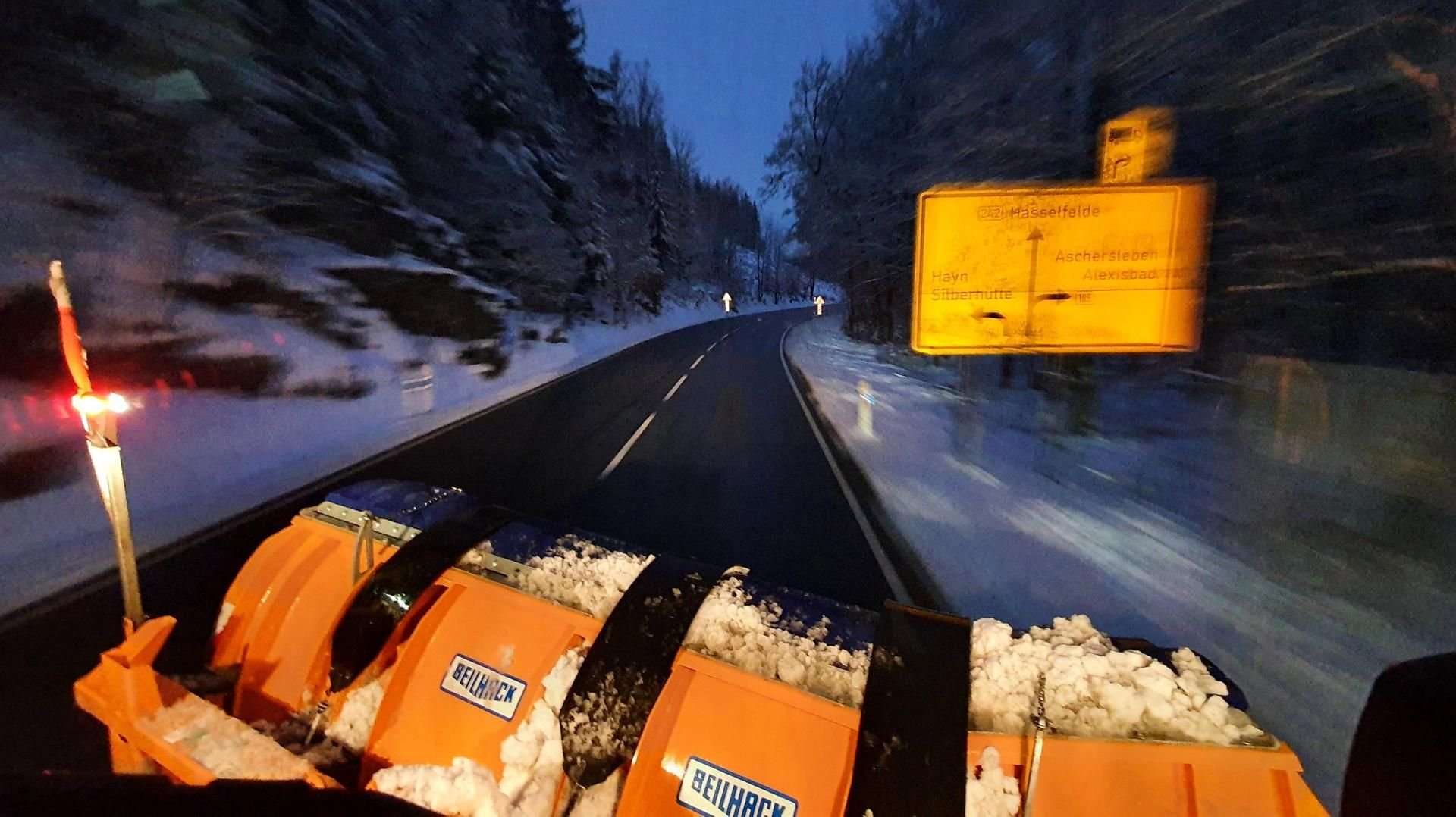 Der Winterdienst ist rund um die Uhr im Einsatz.