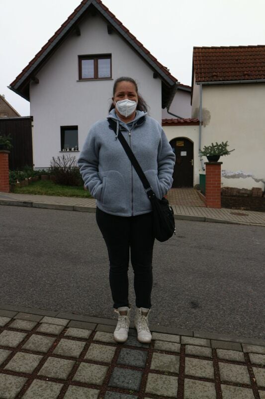 Nicole Elkner fürchtet, dass die Straße hinter ihr, sie ruinieren könnte.