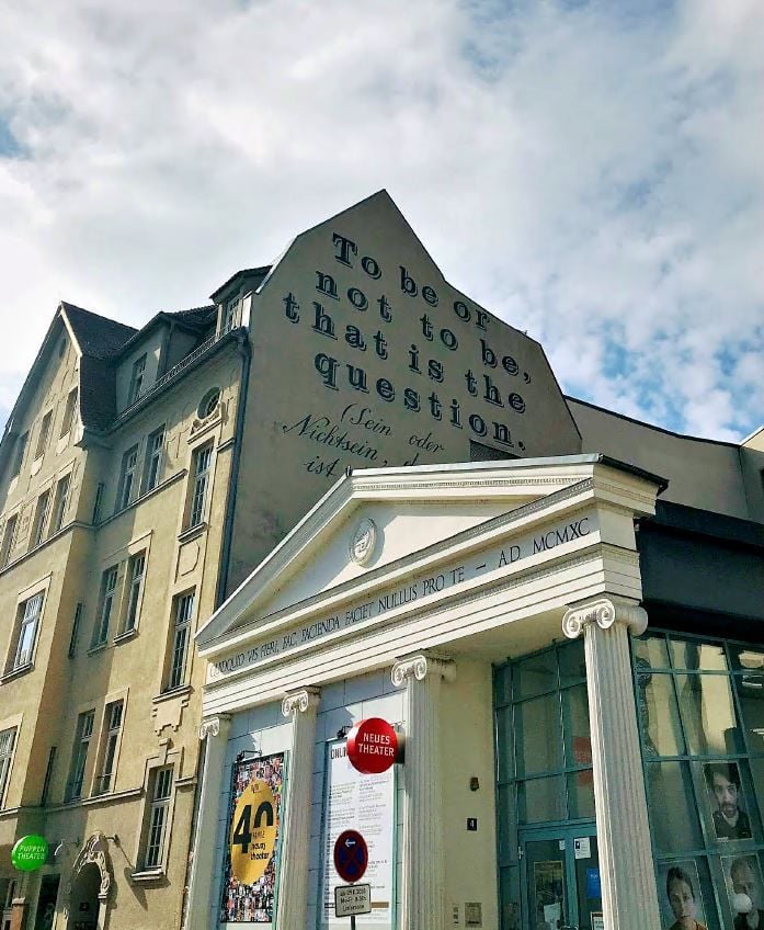 Das neue theater Halle, gesehen vom Universitätsplatz aus.