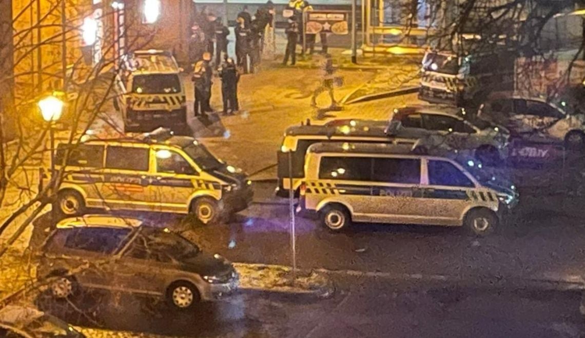 Drei Einsatzfahrzeuge waren am Bahnhof im Einsatz.
