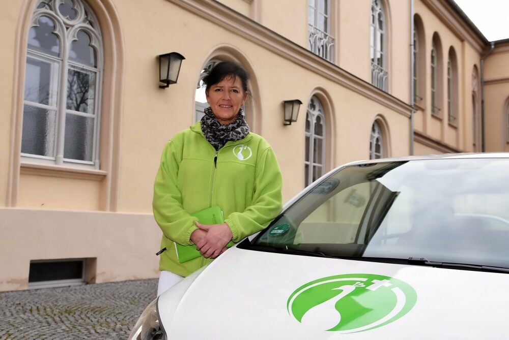 Die 51-jährige Iris Eberl ist Pflegedienstleiterin beim Häuslichen Pflegedienst der Kanzler von Pfau’schen Stiftung in Köthen.