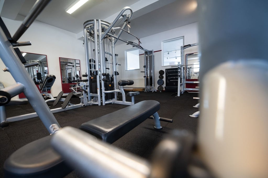 Weniger Mitglieder, viele Unsicherheiten: die Corona-Krise macht es Fitnessstios in Deutschland schwer.
