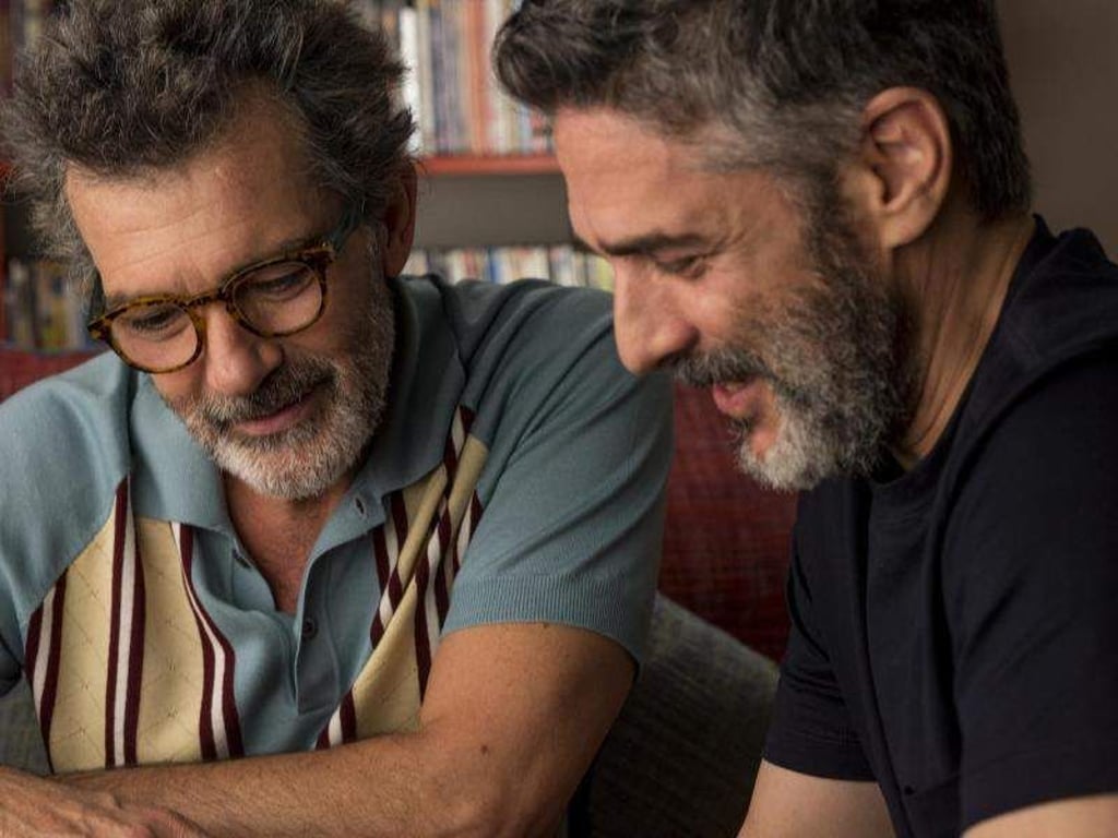 Salvador (Antonio Banderas, l) trifft seine erste große Liebe Federico (Leonardo Sbaraglia) wieder. Foto: Manolo Pavón