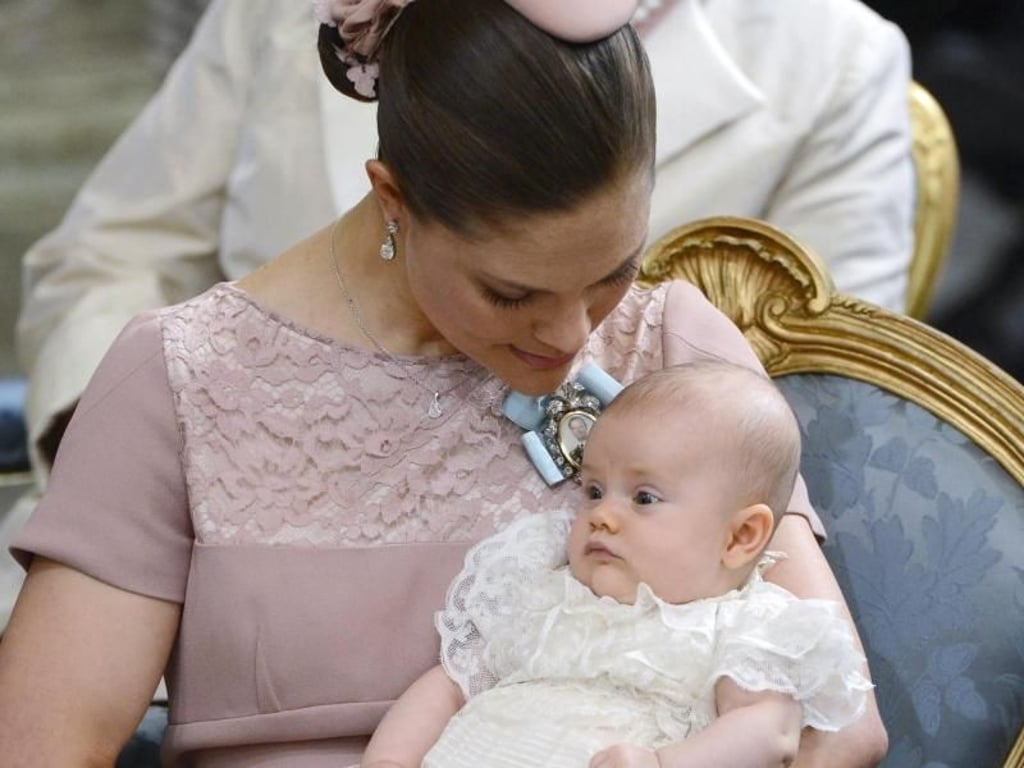 Kronprinzessin Victoria von Schweden mit ihrer Tochter Estelle 2012. Foto: Claudio Bresciani