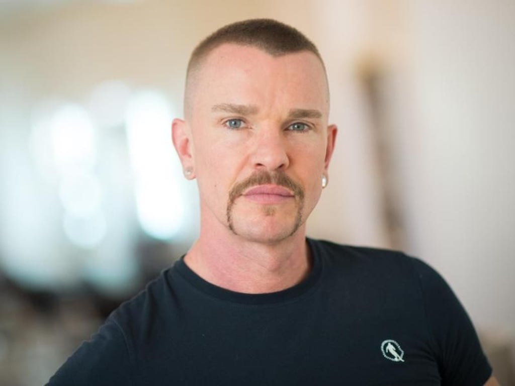 Peter Arnheim ist Visagist und Friseurmeister in Berlin. Foto: Klaus-Dietmar Gabbert