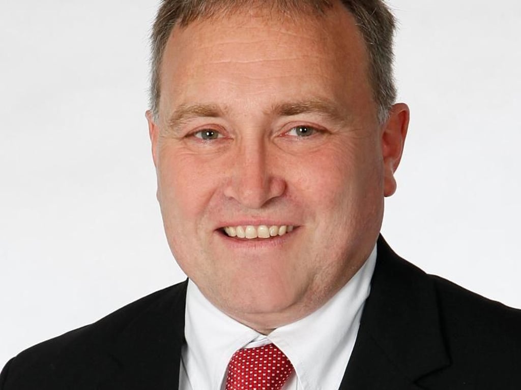 Armin Schwarzbach ist Laborfacharzt mit einer Spezialisierung auf Infektiologie in Augsburg. Foto: Foto Hirscher, Bobingen