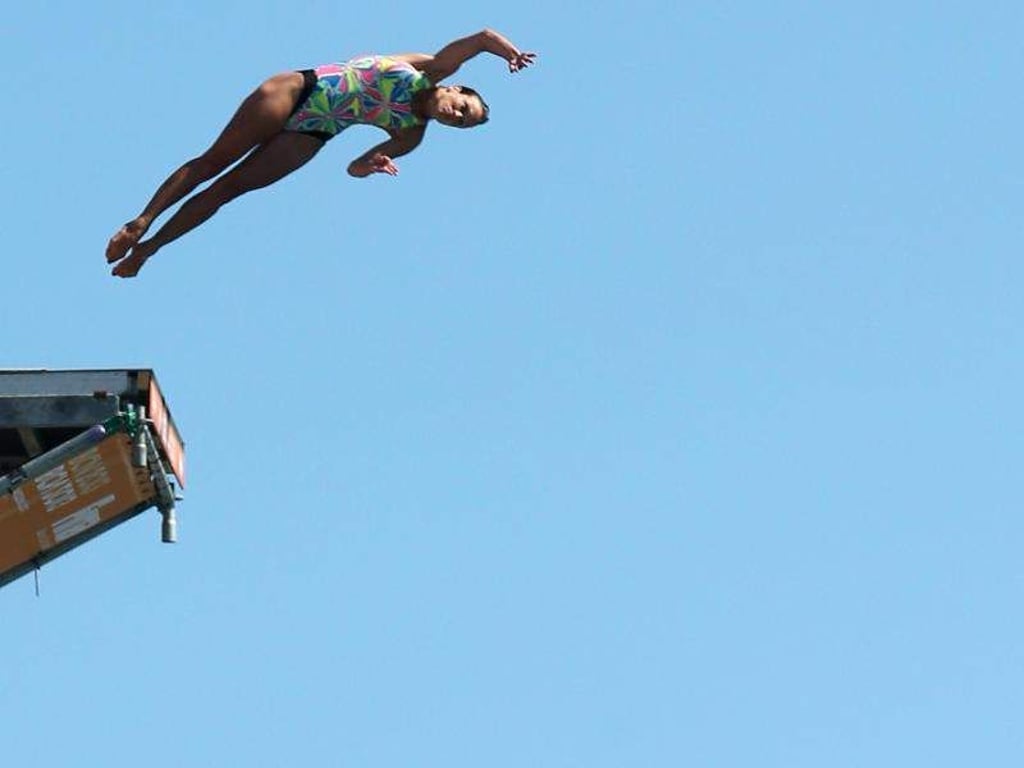 Beim «Klippenspringen» geht es vom Sprungturm aus 20 Metern in die Tiefe. Foto: Friso Gentsch