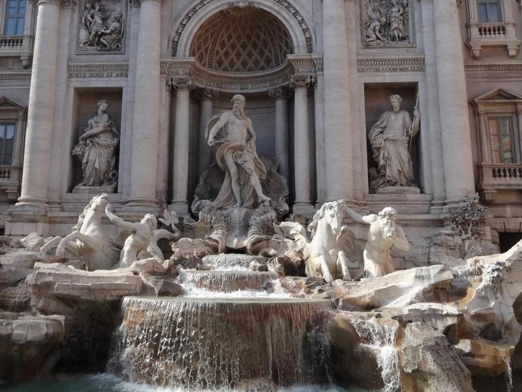 Am Valentinstag vor dem Trevi-Brunnen sitzen? Die Ewige Stadt Rom ist gleichzeitig auch eine sehr romantische Stadt. Foto: Andrea Warnecke