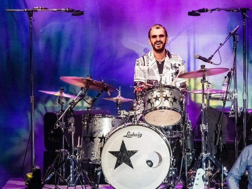 Der Rhythmus macht die Musik: Ringo Starr am Schlagzeug. Foto: Markus Scholz
