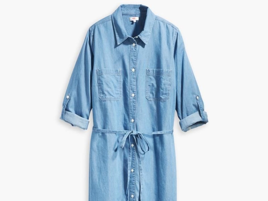 Auch Jeanskleider werden zunehmend beliebter (ca. 100 Euro). Foto: Levi's