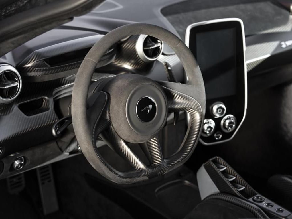 Sportlich minimalistisch: Das Ambiente im McLaren Senna ist radikal auf das Allernötigste reduziert. Foto: McLaren