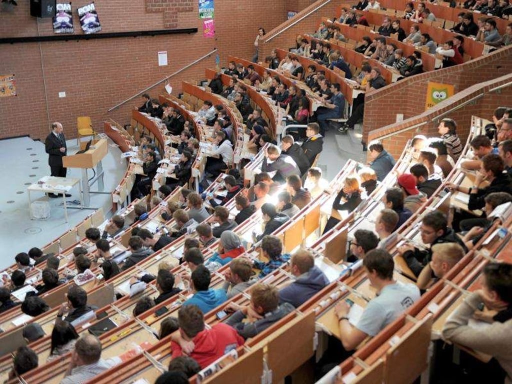 Wer sein Studium abbricht, ist bei vielen Unternehmen als Azubi begehrt. Foto: Uwe Zucchi