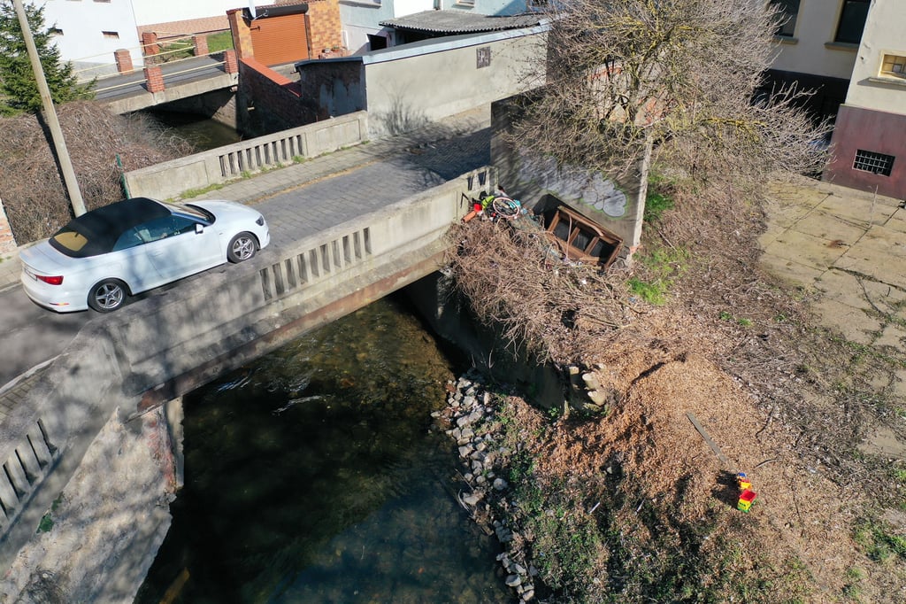 Brücke am Mühlgraben in Hettstedt ist marode und soll saniert werden.