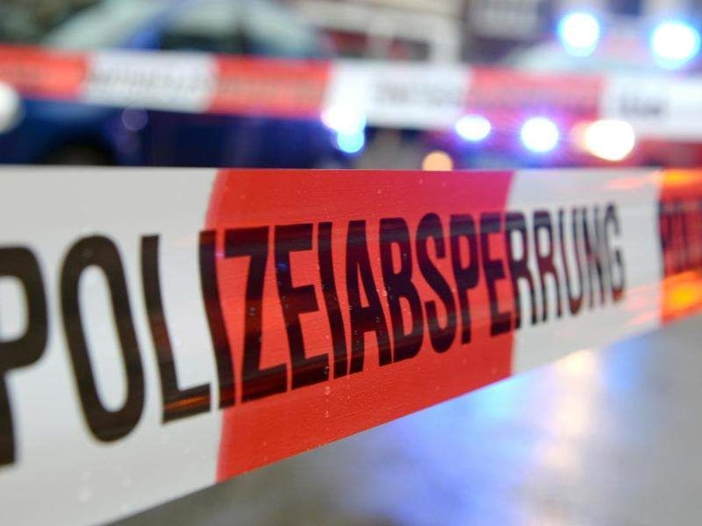 Ein Flatterband mit der Aufschrift «Polizeiabsperrung». Foto: P. Seeger/Archiv