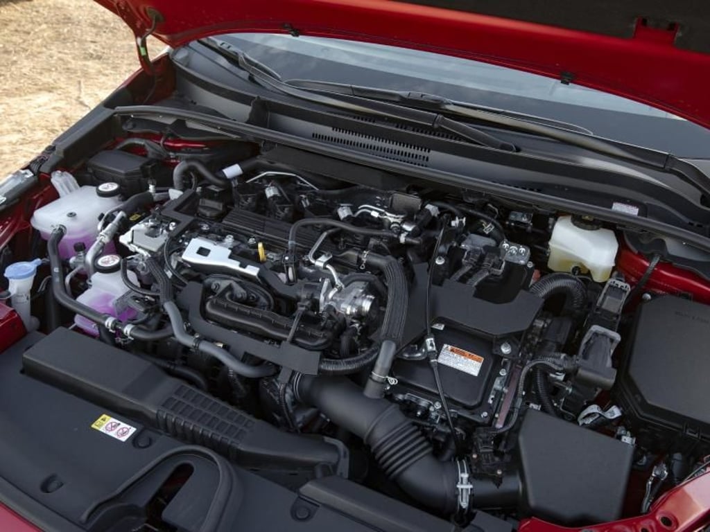 Unter der Haube gibt weiterhin Hybrid-Technik den Ton an. Aber es gibt zwei Teilzeitstromer zur Auswahl. Foto: Toyota