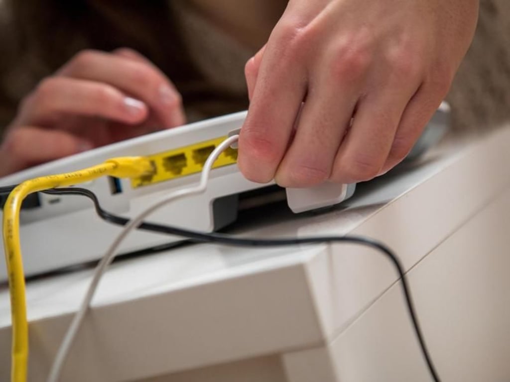 Den Telefonanbieter muss man bei einem Umzug nicht wechseln. Der alte Anbieter muss die Leistungen meist auch in der neuen Wohnung erbringen. Foto: Christin Klose/dpa-tmn