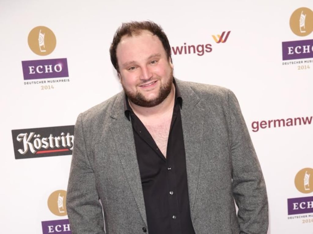 Alex Diehl brachte seine Trauer über die Terroranschläge in dem Paris-Song «Nur ein Lied» zum Ausdruck. Foto: Jörg Carstensen