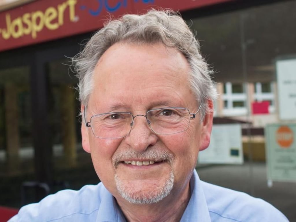 Ernst Kucharczyk ist seit knapp zwei Jahren als Seniorpartner aktiv. Nach 40 Jahren im Berufsleben wollte sich der 66-Jährige nach seiner Pensionierung weiter engagieren. Foto: Frank Rumpenhorst