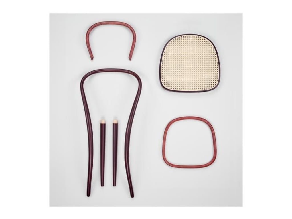 Der Kaffeehausstuhl 214 von Thonet ist ein Anschauungsbeispiel für die Idee des reduzierten Designs: Er besteht lediglich aus sechs Bauteilen. Foto: Thonet